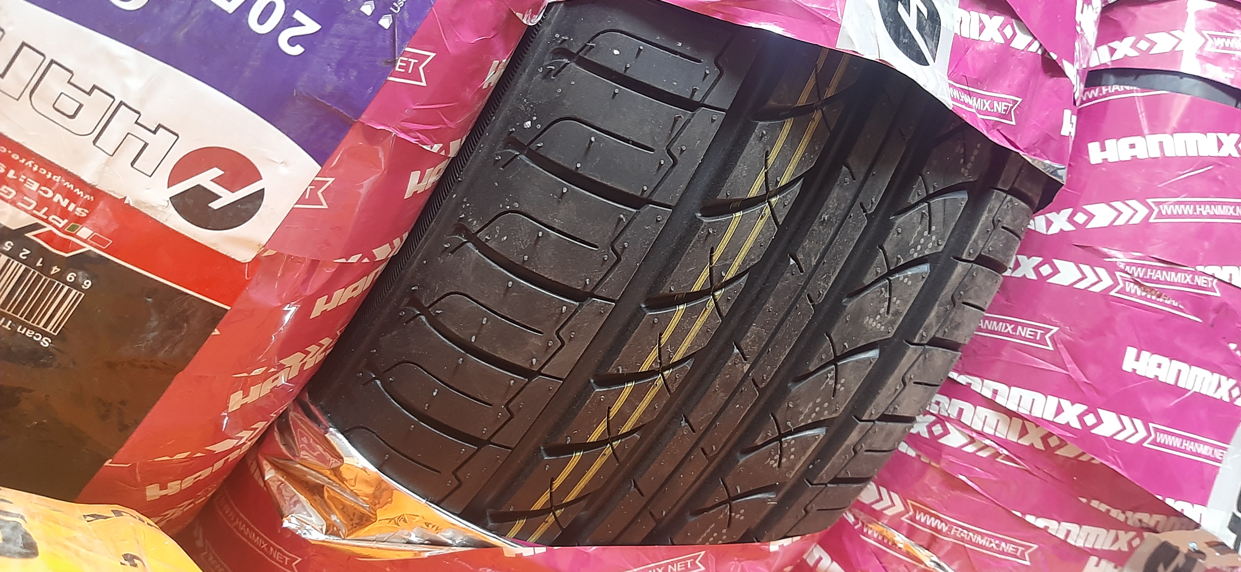 لاستیک هنمیکس ۲۰۵/۶۰/۱۵  تاریخ۲۰۲۶ قیمت بصورت تک حلقه میباشد